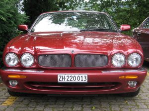 Jaguar XJR 2000